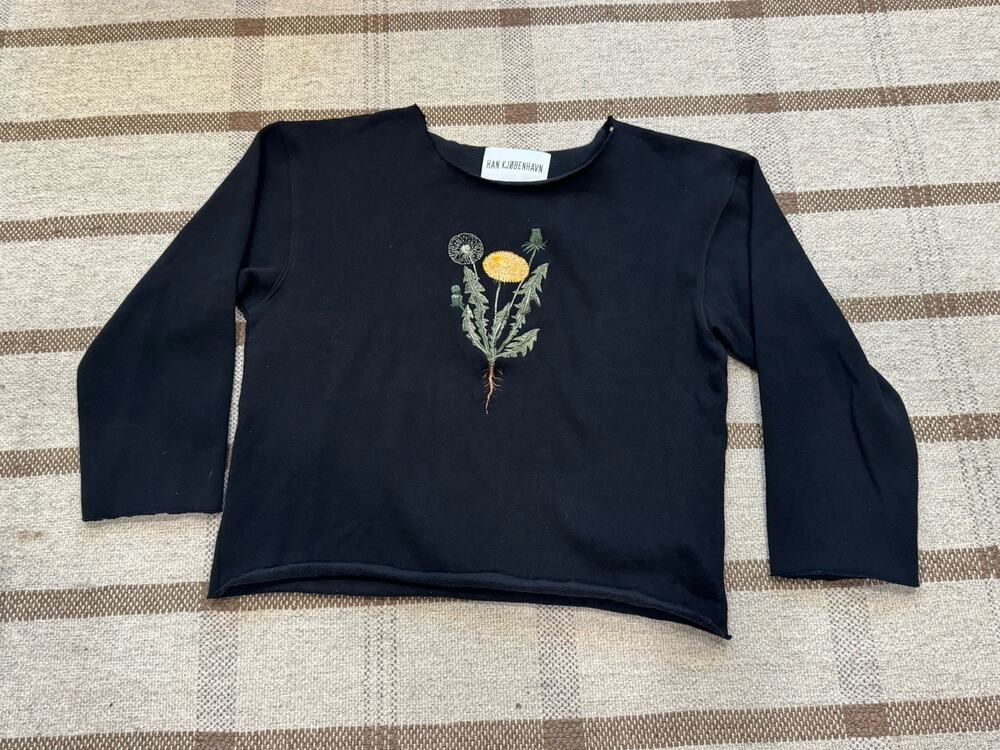 Han Kjobenhaven Raw Edge Crew Sweatshirt Women’s Large Embroidered Dandelion